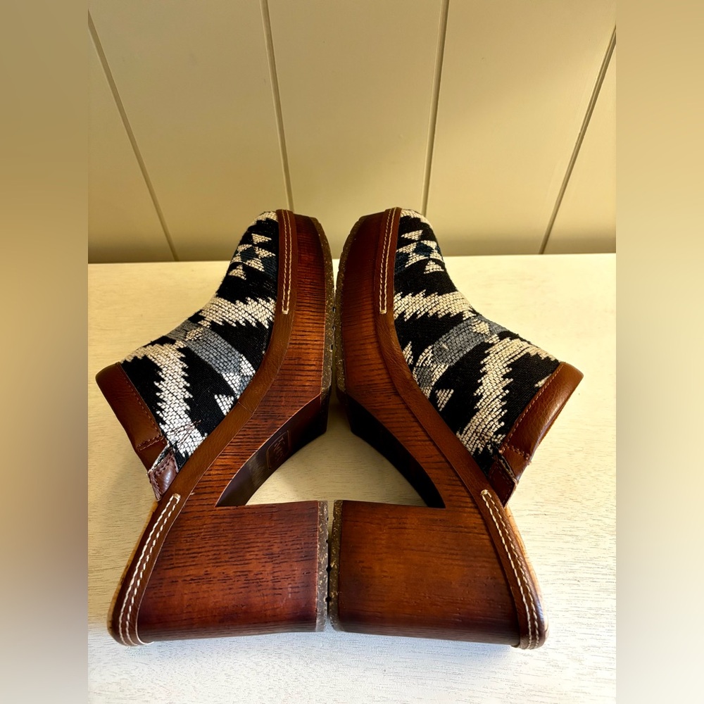 Korks Kork Ease Lori Slide Clog Aztec Fabric Heel Platform 10 Like New! - Picture 7 of 10